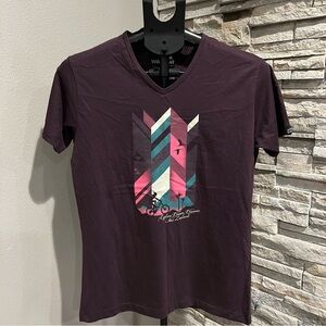 Wild kiwi graphic Tee in Dark Purple vneck women’s size XL NWT